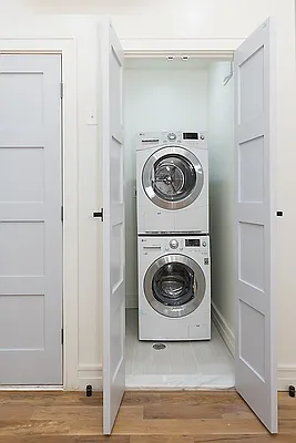 Rented by Bold New York | media 38