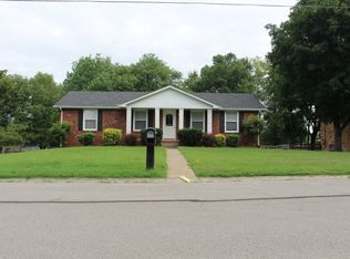 4709 Phoenix Dr, Hermitage, TN 37076