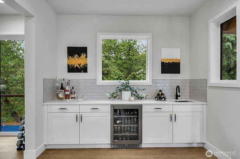 3rd image of 6309 207th Avenue E