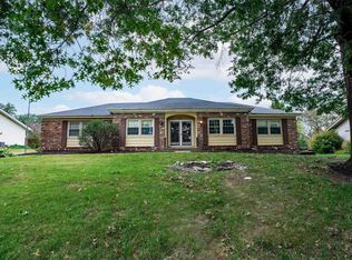 62 Savoy Dr, Lake Saint Louis, MO 63367