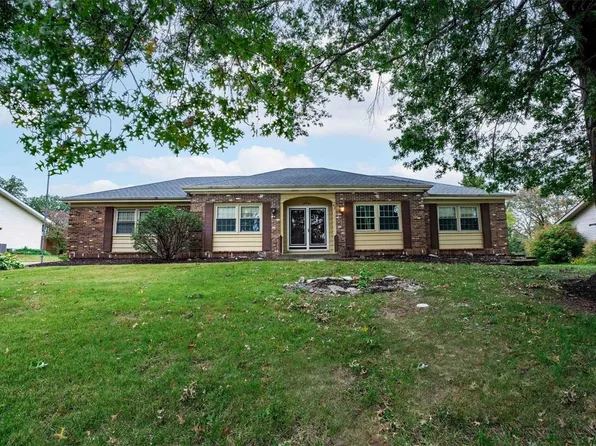 62 Savoy Dr, Lake Saint Louis, MO 63367