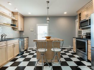 537 Shore Rd APT 4, Cape Elizabeth, ME 04107