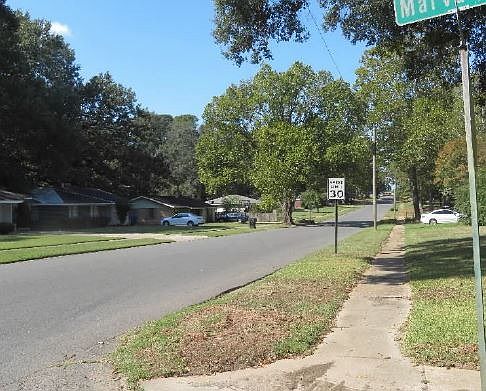 2nd image of 2922 Hoyte Dr