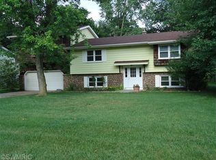 4814 Cranwood Ave SW, Wyoming, MI 49509