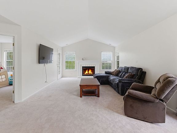 2nd image of 206 Glasgow Ln #B206