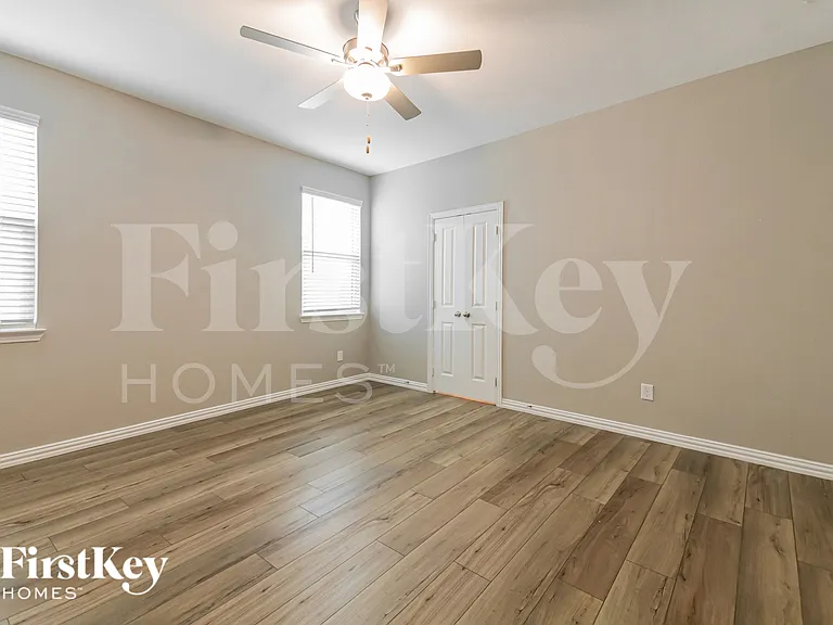 5217 Rockrose Ln — Photo 10