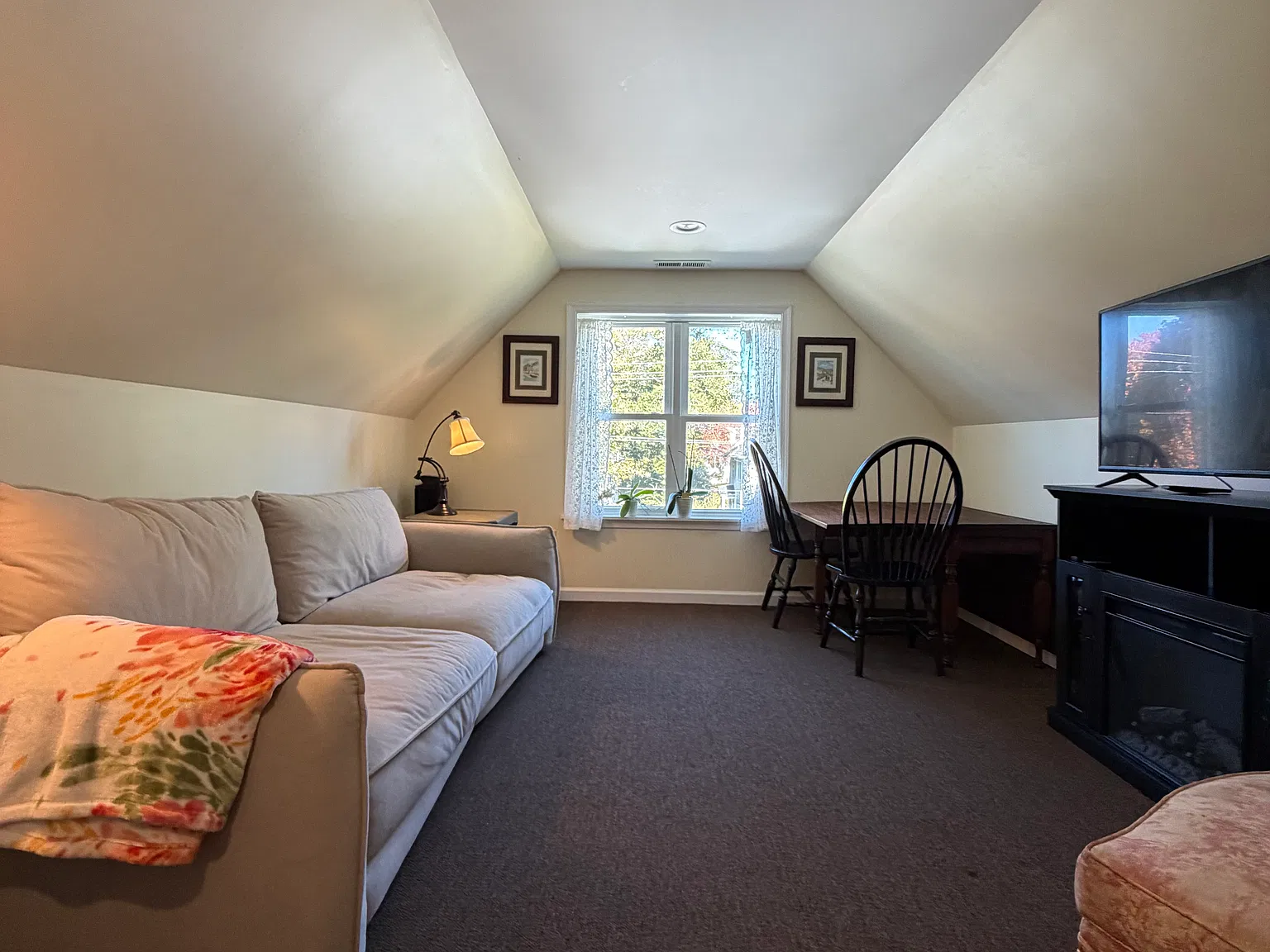 2 bed, 1000 sqft, $2,200 — Photo 1