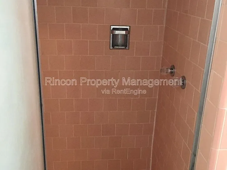513 N North St — Photo 23