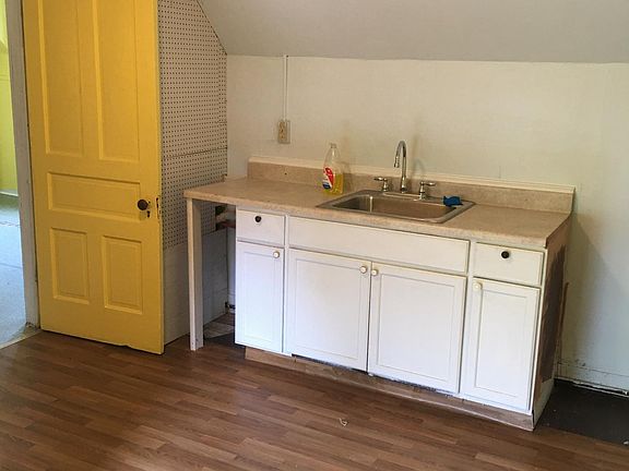 4th image of 63 Ashley St #2