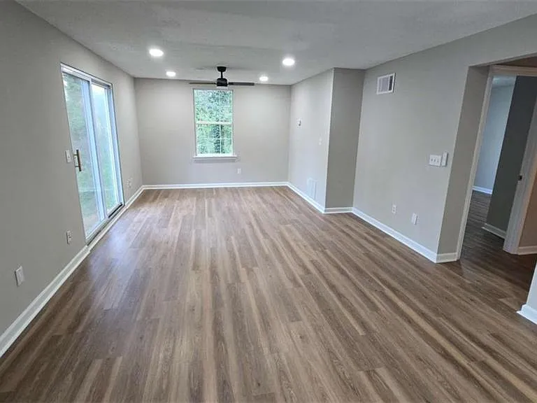 3025 Mangum Dr #B — Photo 4