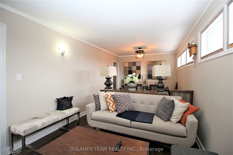 Toronto House for rent - 3 Bedrooms — photo 2