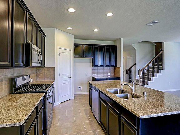 4th image of 5510 Royal Sash Ln