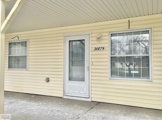 20879 Flora St, Roseville, MI 48066