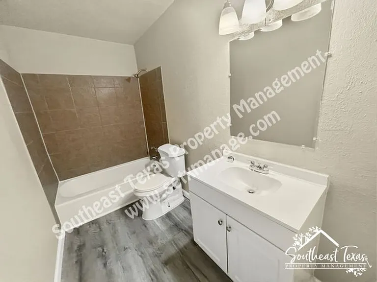 655 Adams St #6 — Photo 10