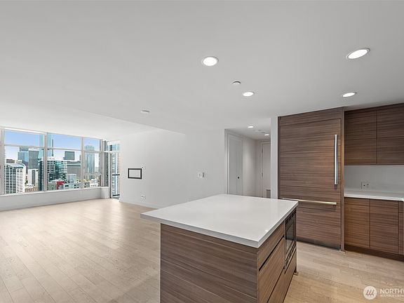 4th image of 588 Bell Street #3104
