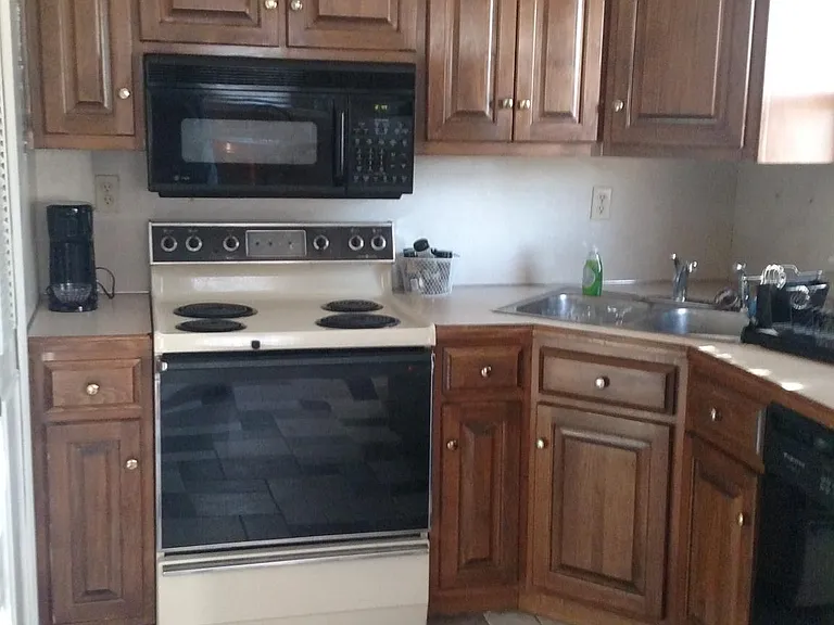 6810 Lake Elkhorn Ct — Photo 2