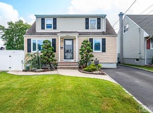 13 Highfield Rd, Colonia, NJ 07067