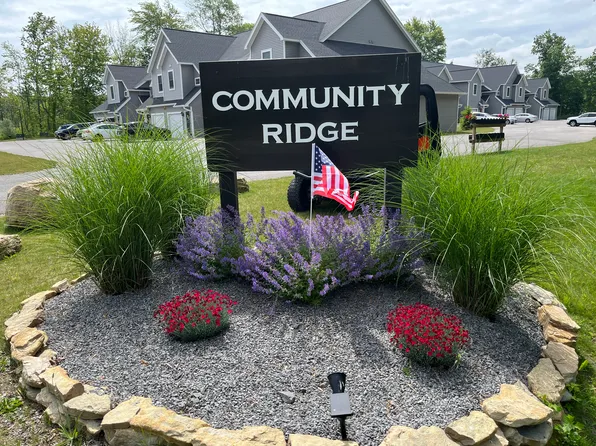 2076 Community Ln, Ontario, NY