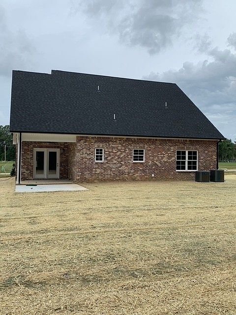 2nd image of 76 Reynard St Lot 28