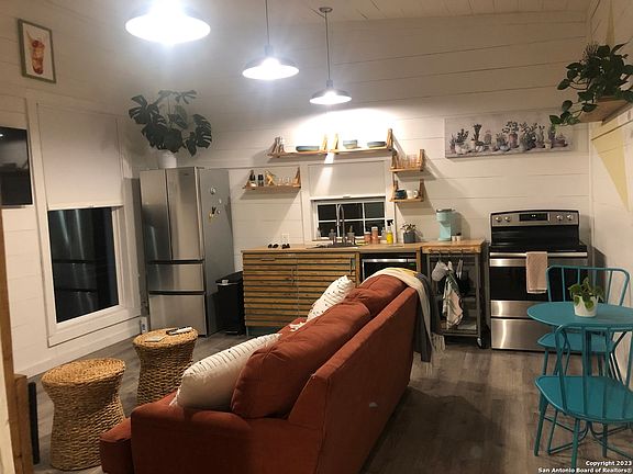 5th image of 216 CACTUS ST