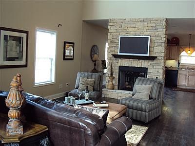 3rd image of 2391 Patchen Wilkes Dr