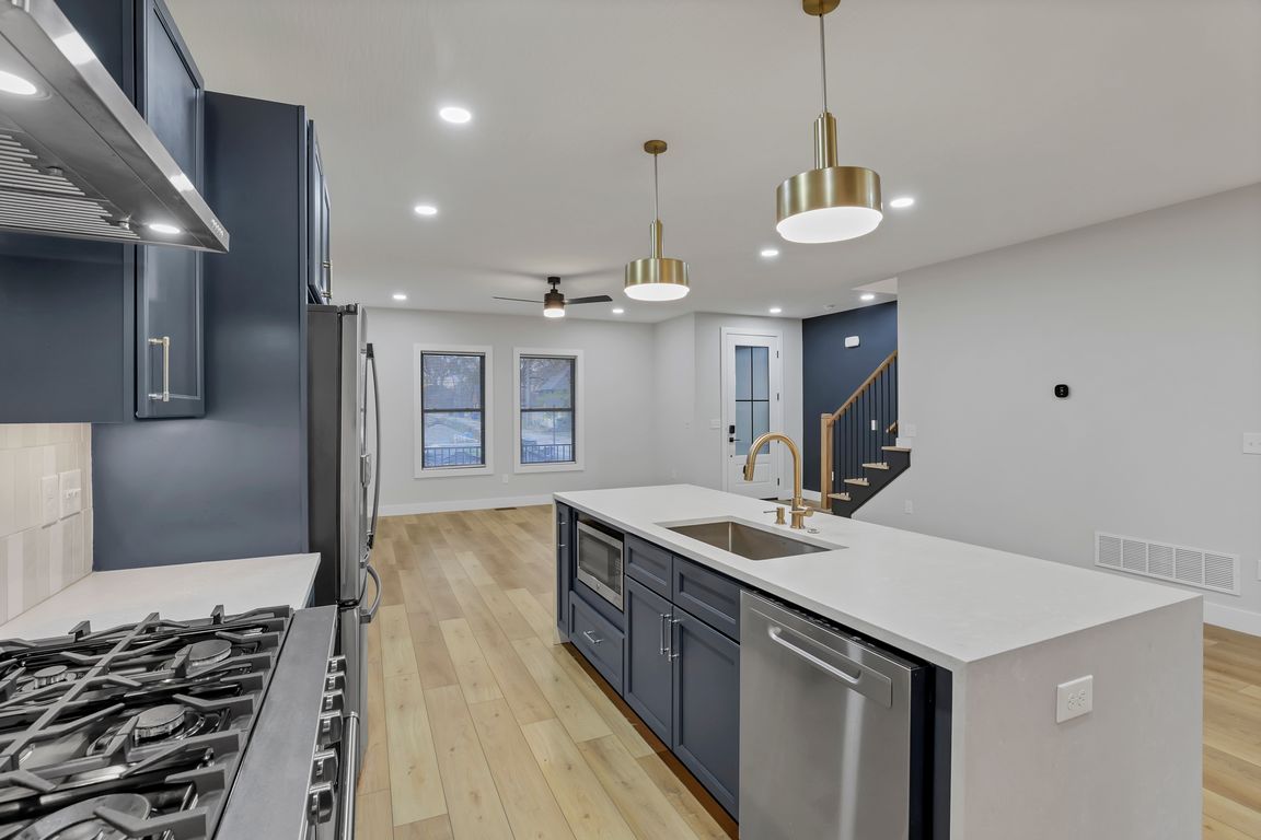 next background image