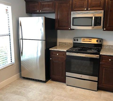 3rd image of 1612 Little River Dr