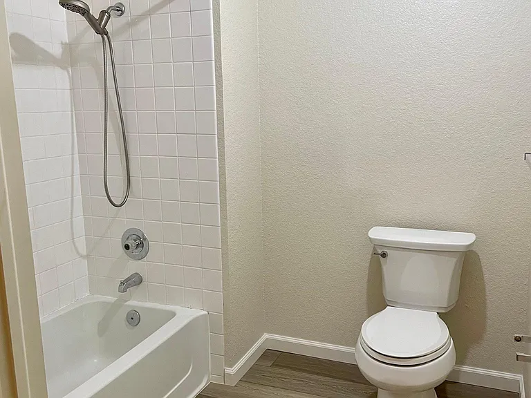 6102 Beech Ave #110 — Photo 16