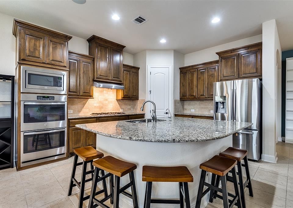 1st image of 1616 Abercorn Ln