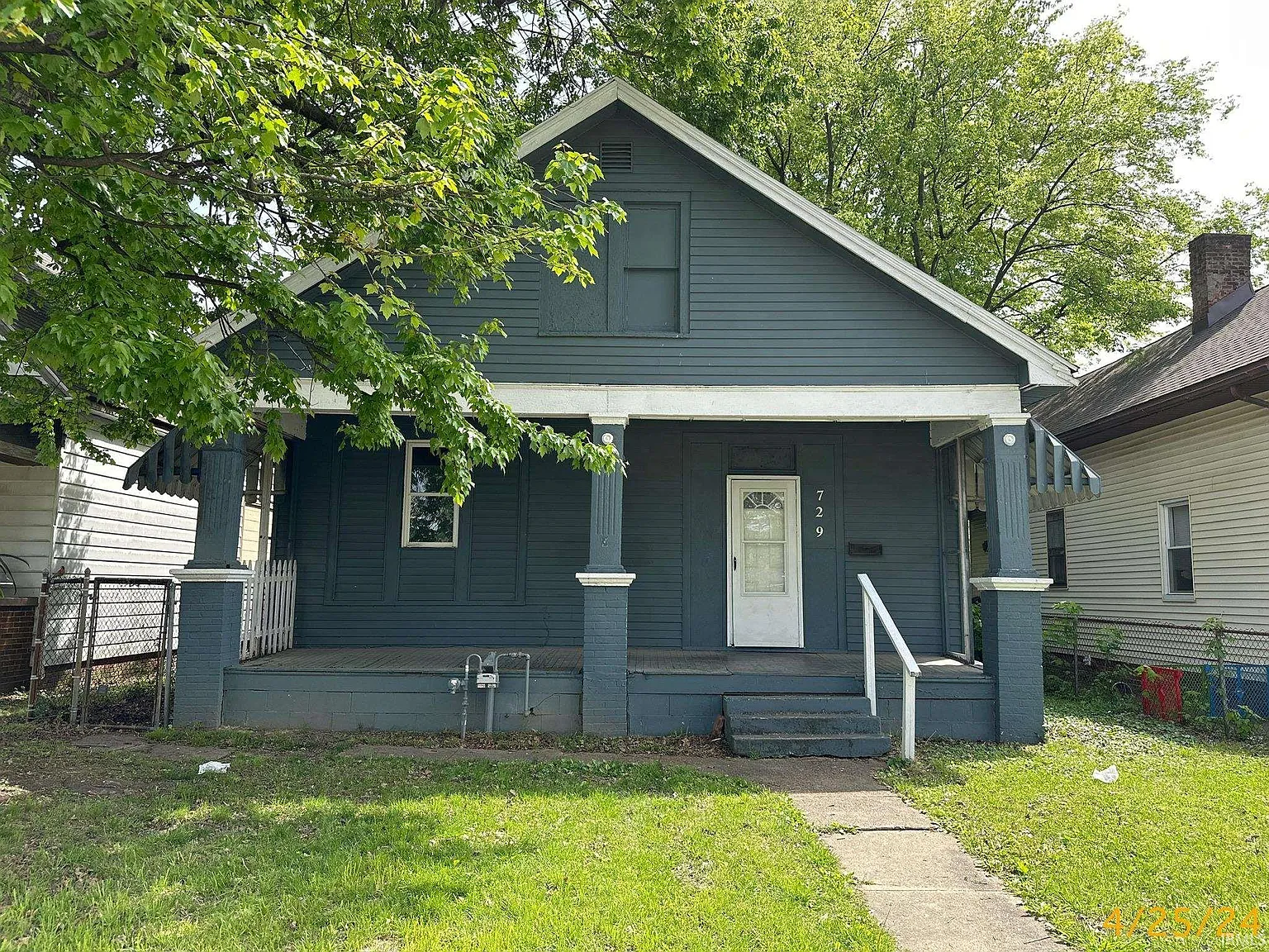 729 Taylor Ave photo 1