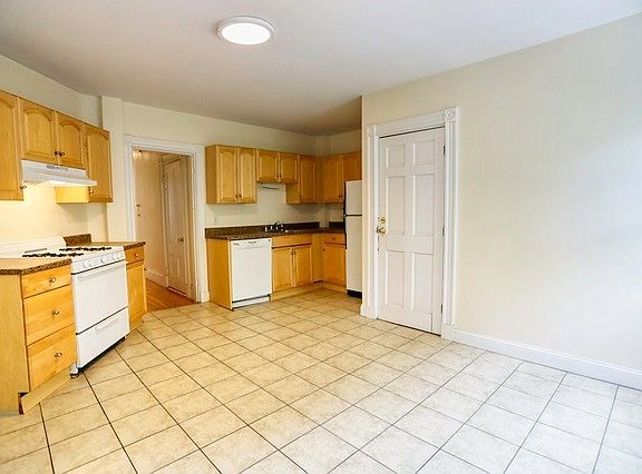 3rd image of 1590 Cambridge St APT 2