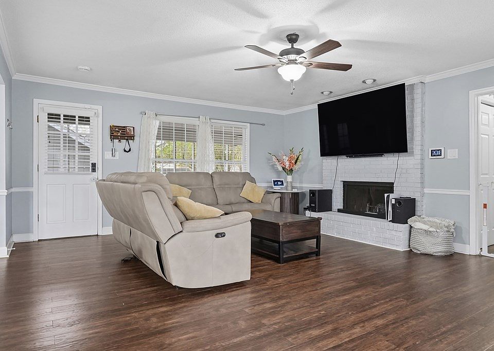 7th image of this home