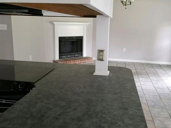4th image of 17137 Ashton Ave