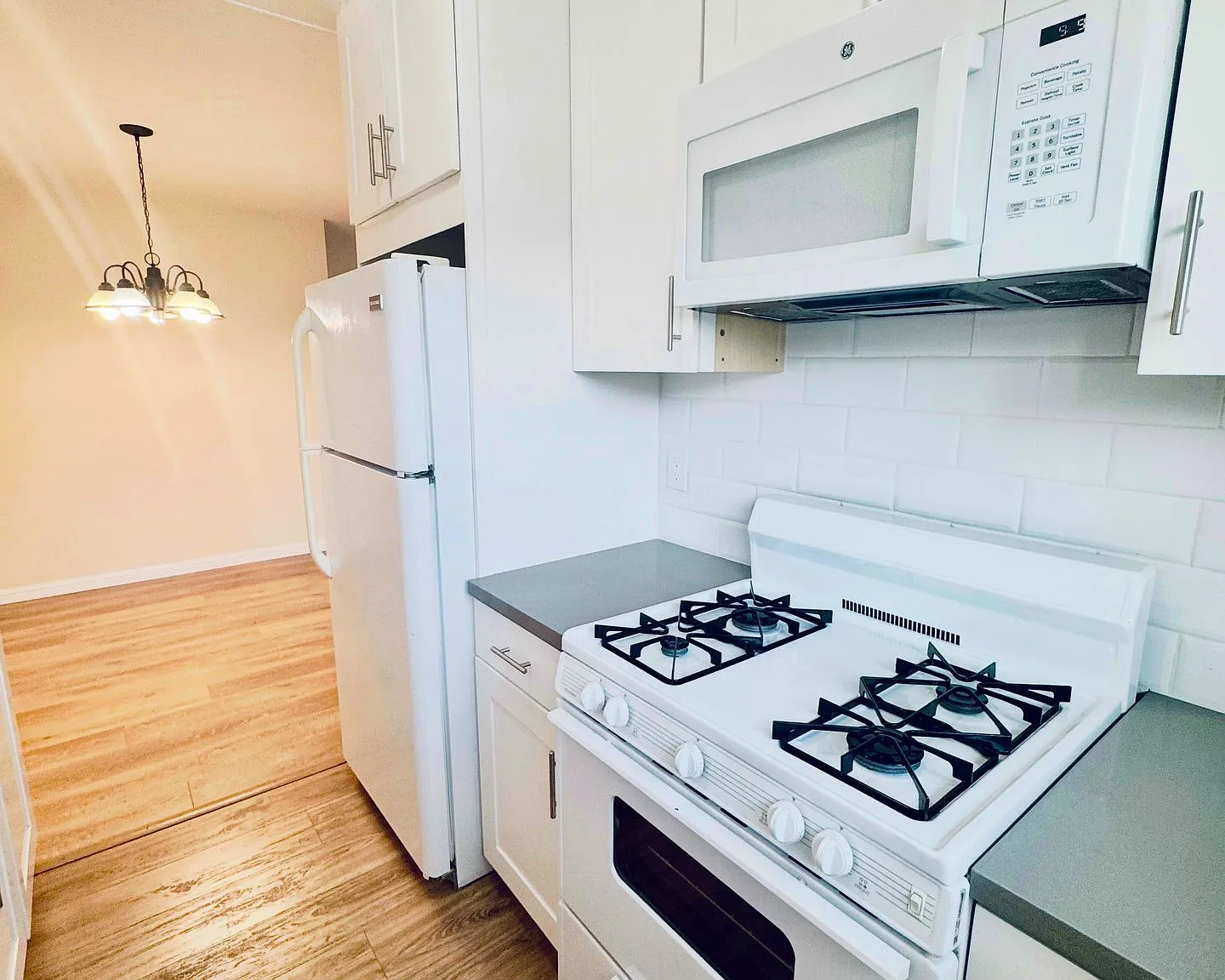642 N. Hayworth Ave. — Photo 3