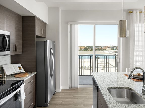 5th image of 1115 E Twiggs St #2113
