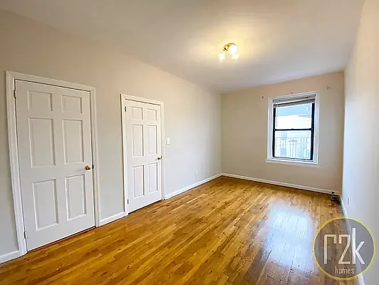 Rented by Realty 2000 Corp | media 15