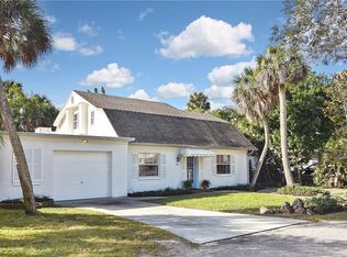 825 Madrid Ave, Venice, FL 34285