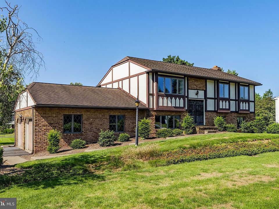 1st image of 1525 Edinborough Cir