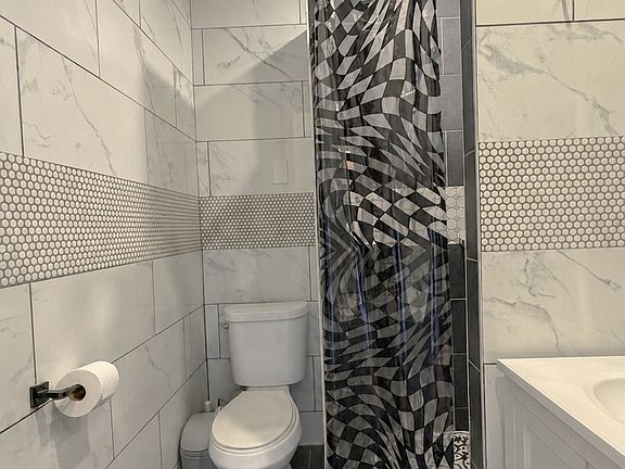 5th image of 445 Putnam Ave APT 2