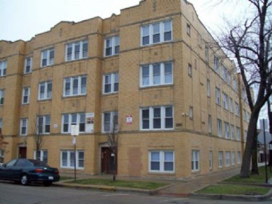 1st image of 3242-3248 W Wellington Ave #32421