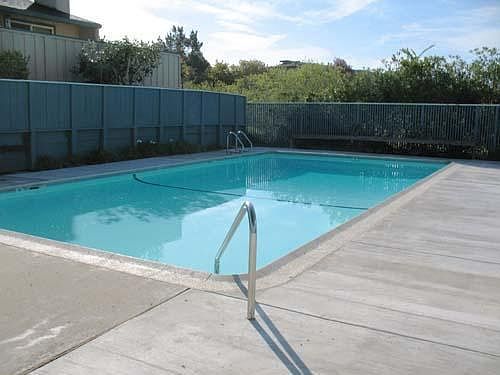 3rd image of 1408 Dolphin Dr