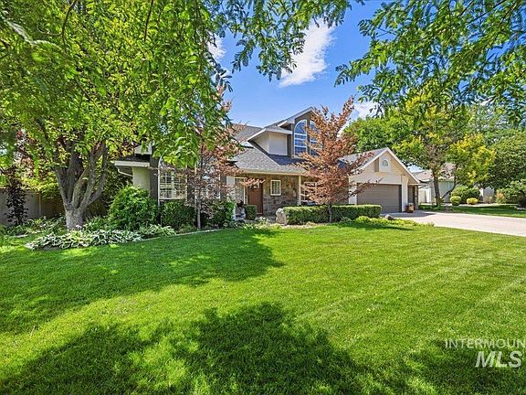 2nd image of 2030 Candlewood Cir