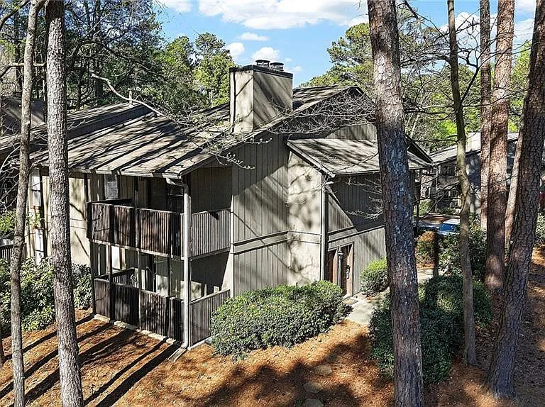 903 Cumberland Ct SE — Photo 1