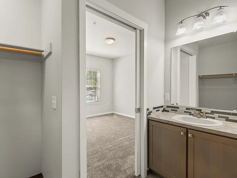 Keizer Station Apartments — Photo 7