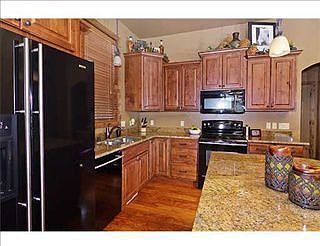 5th image of 3355 La Paz Dr