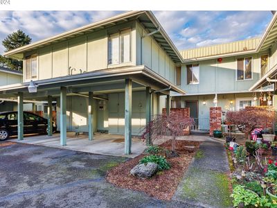 12825 SE Stark St, Portland, OR, 97233