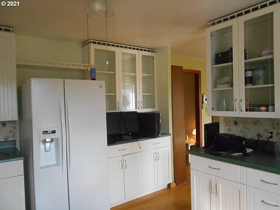 4th image of 5523 NE Chateau Dr