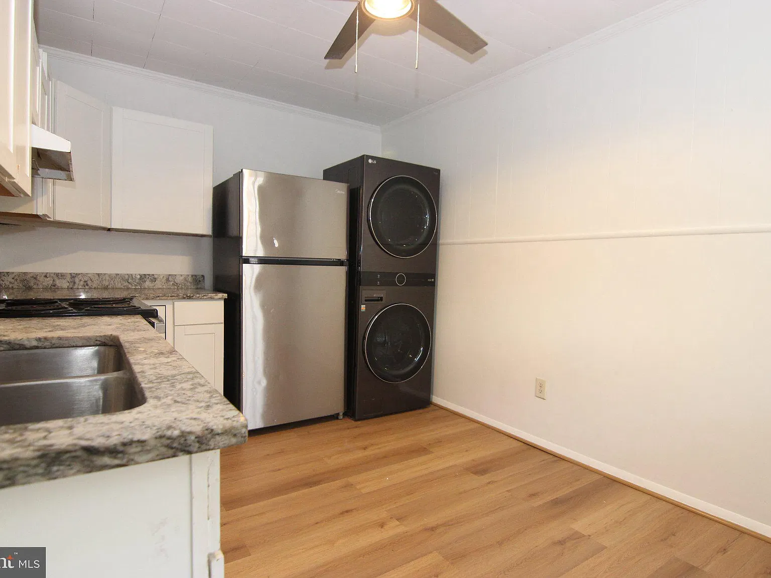 2 bed, 1.0 bath, 800 sqft, $1,600 — Photo 4