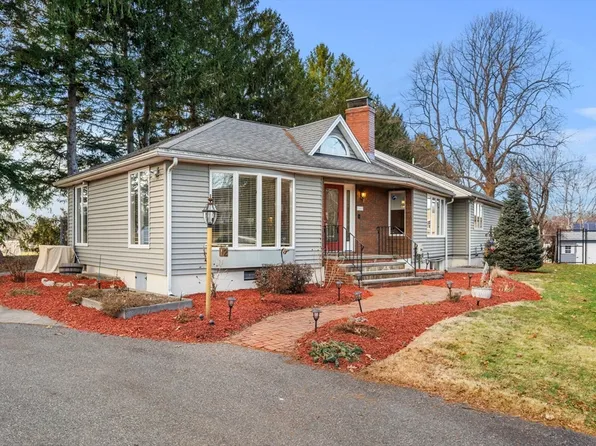 12 Gracewood Rd, Stoneham, MA 02180