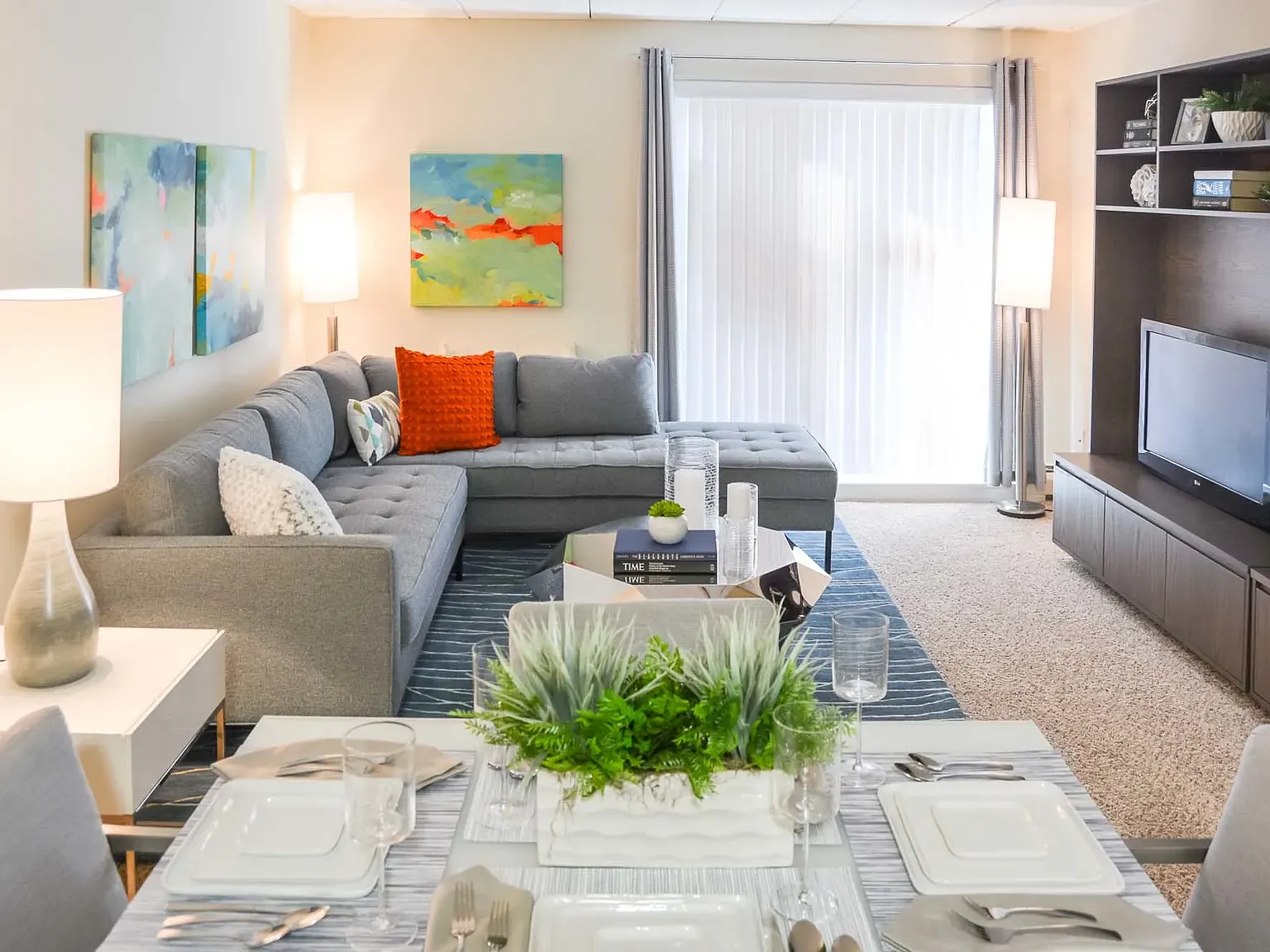 2 bed, 989 sqft, $2,724 — Photo 1